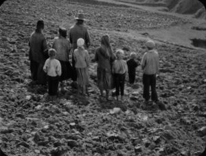 1930 - Хліб (Микола Шпиковський).mp4_snapshot_09.33_[2024.01.30_15.45.38]