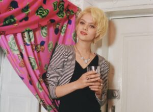 1993 - Dika lyubov (Vіllen Novak).mov_snapshot_01.03.40_[2025.05.21_21.48.13]